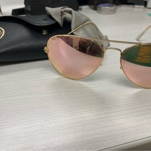 Ray Ban women’s pink mirrored aviator sunglasses. ***Missing nose pads***